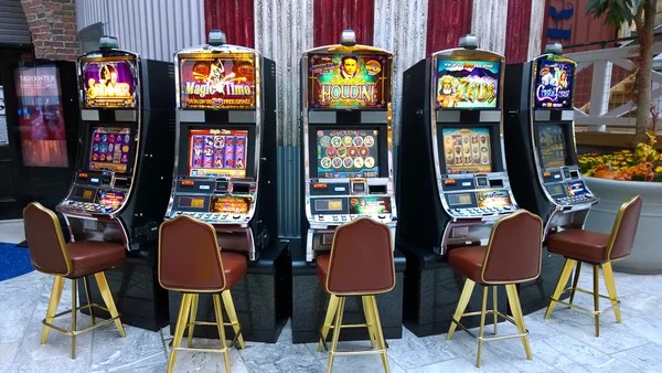 nagitabet game lobby showing Aviator slot, live blackjack table, and Liga 1 football markets